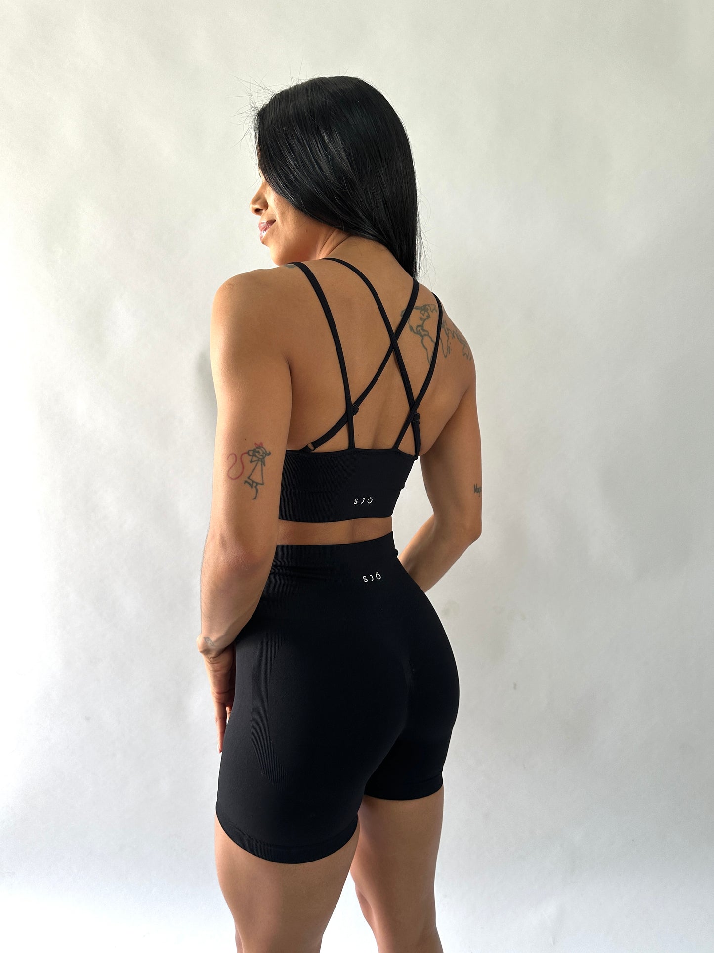 ASTRID CROP - BLACK