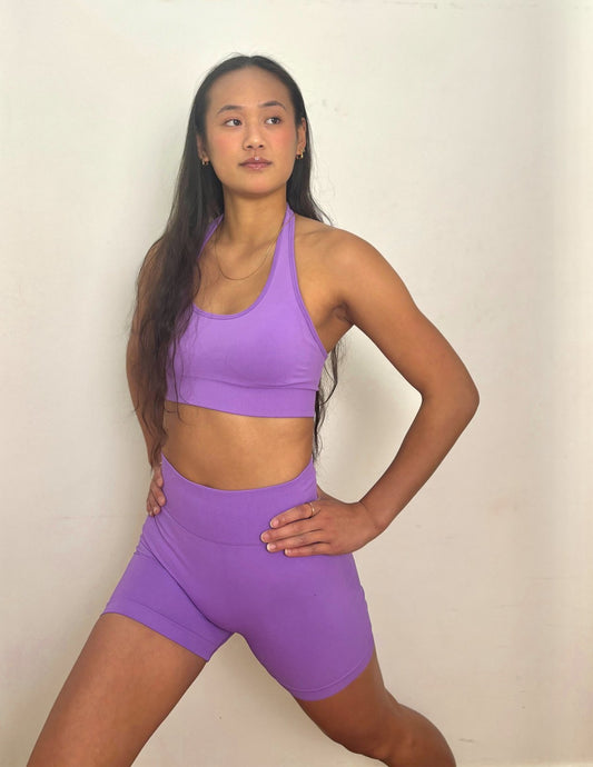 SEAMLESS SCRUNCH SHORTS - LILAC 